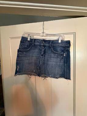 YMI Premium Women's Juniors Size 9 Denim Mini Skirt with Raw Frayed Hem